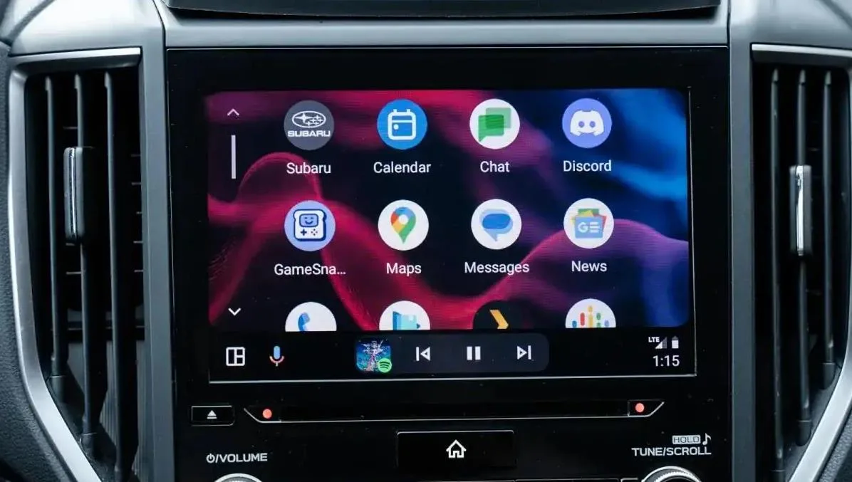 谷歌Google升级Android Auto:新增“P”角标和AI信息摘要功能