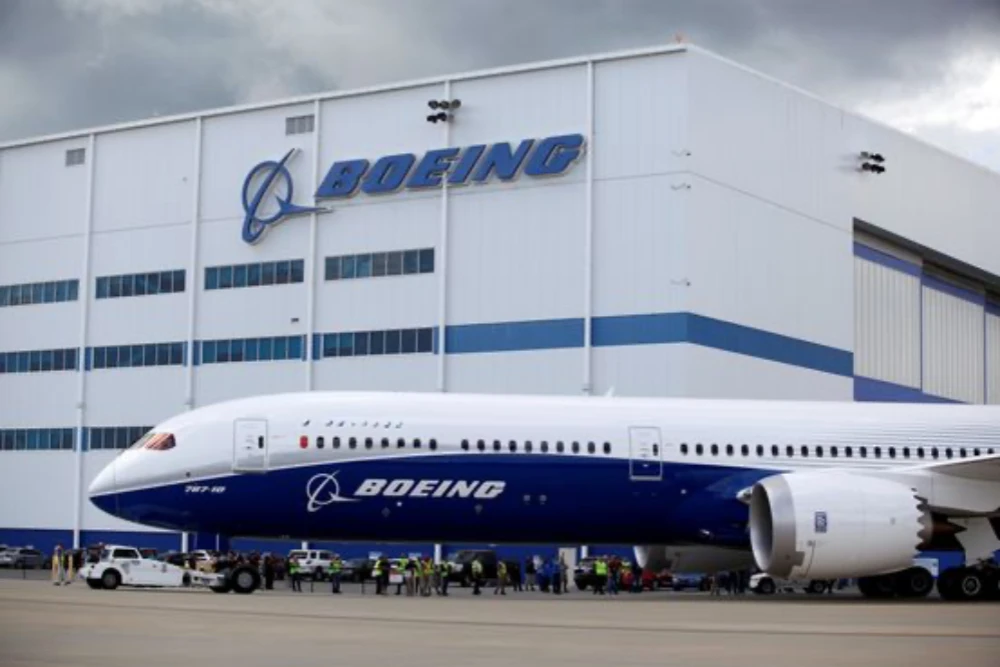 举报人声称波音777和787梦想飞机存在缺陷，波音公司正在接受调查